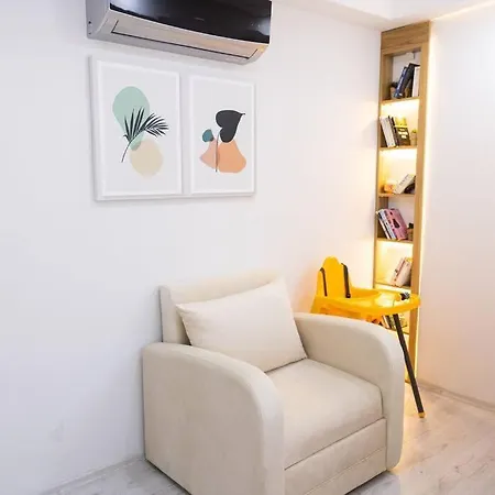 Dt Insta- Worthy, Cozy, Rare Apt Ofc Apartment